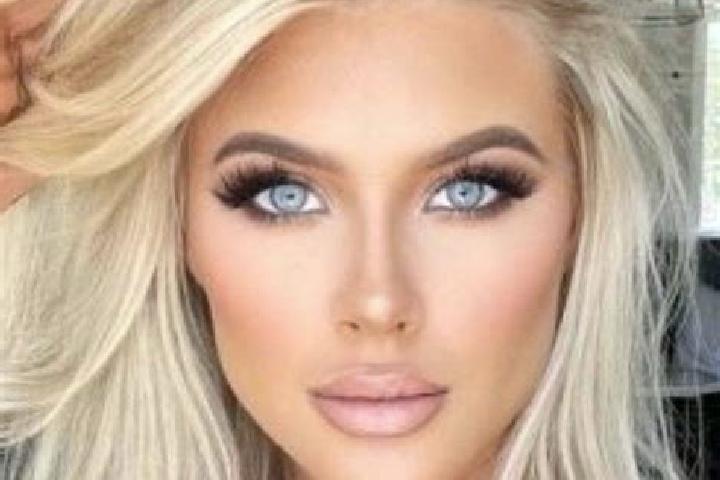 Chloe, 32, a platinum blonde grey-eyed middle eastern companion based in Tisco. Offering Striptease, Fetish, Prostate Massage. Available for incall and outca...