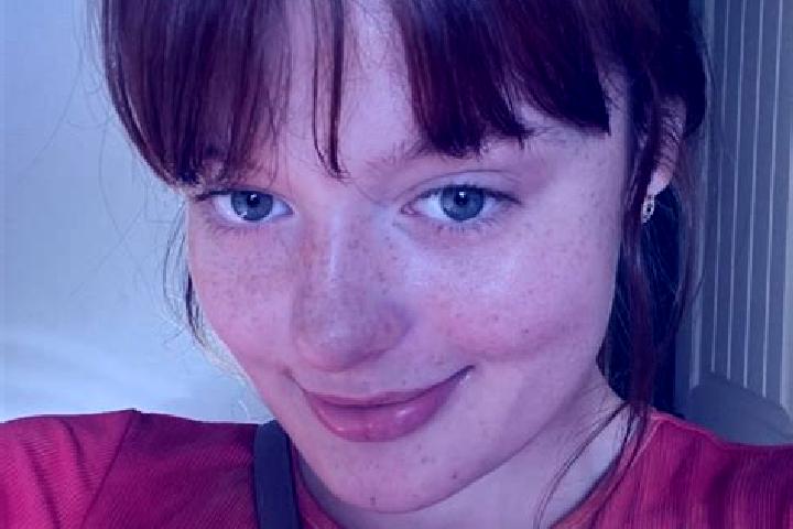 Chloe, 32, a red brown-eyed indian companion based in Uba. Offering Striptease, Dinner Date, BDSM. Available for incall and outcall, overnight bookings avail...