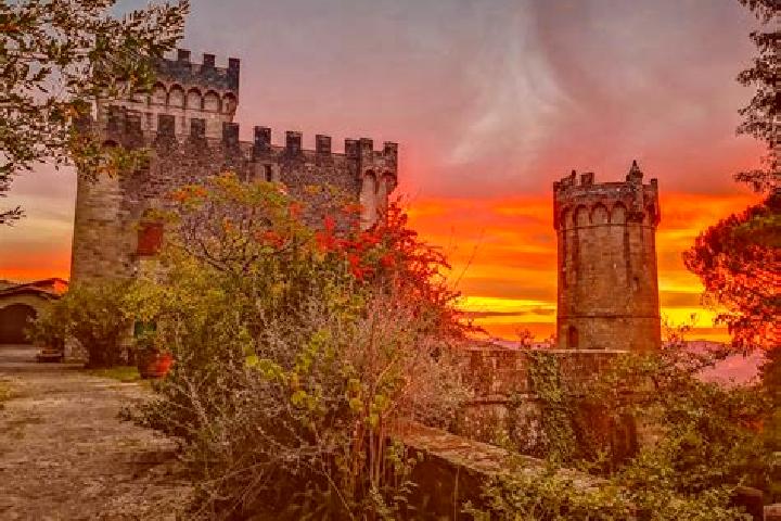 Chloe, 32 — Escort in Castello Cabiaglio, Italy