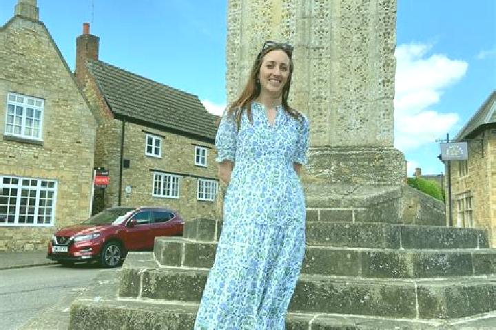 Chloe, 32 — Escort in Geddington, United Kingdom