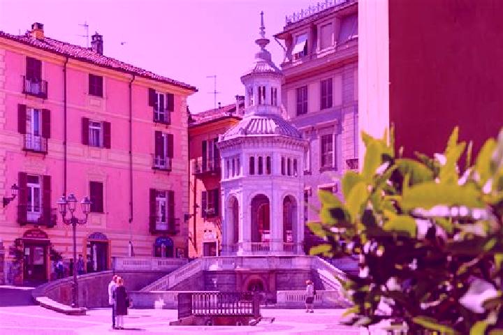 Chloe, 32 — Escort in Mombello Monferrato, Italy