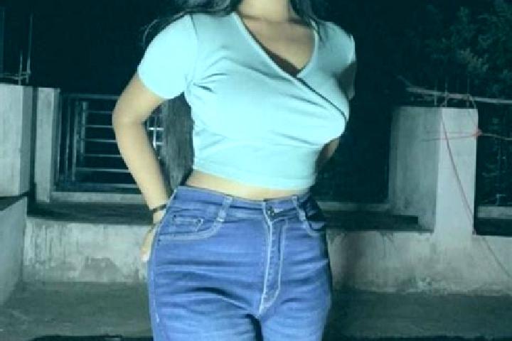 Chloe, 32 — Escort in Neb Sarai, India