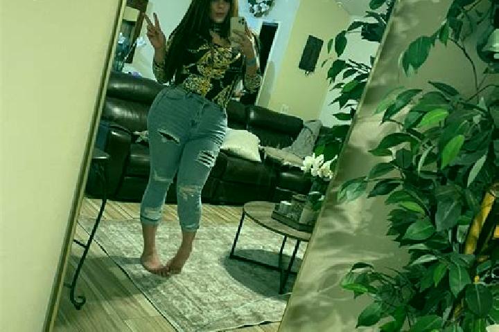 Chloe, 32 — Escort in Rock Island, Canada