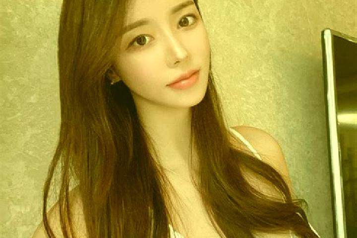 Chloe, 32 — Escort in Yuanmen, China