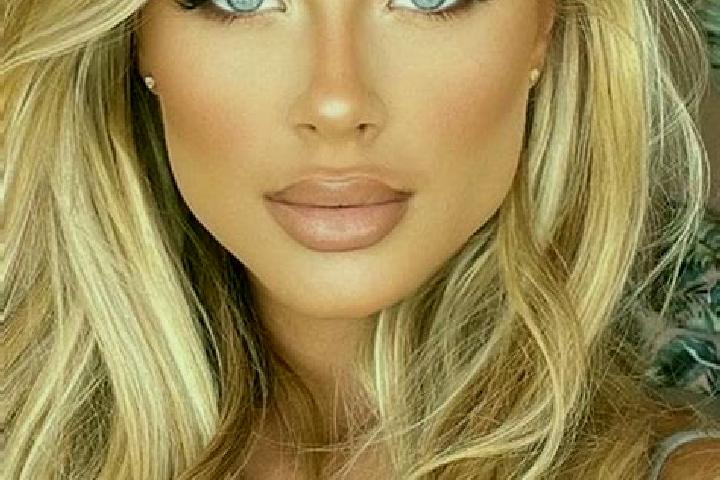 Chloe, 33, a blonde hazel-eyed latina companion based in Pasaquina. Offering CIM, BDSM, 69. Available for incall and outcall, day and evening dates.