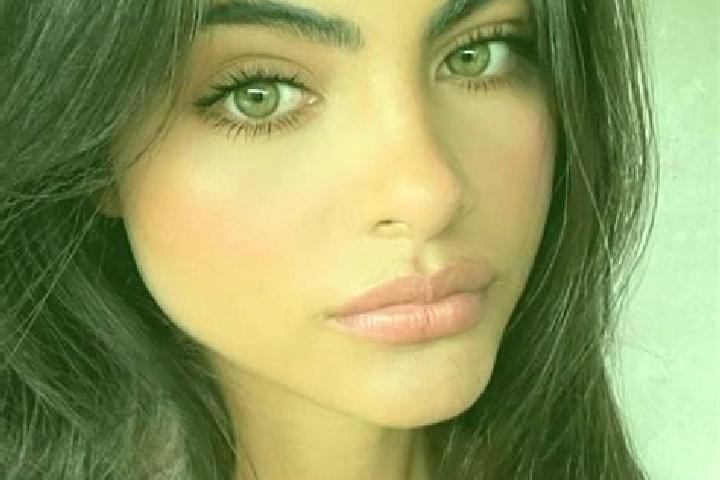 Chloe, 33, a brunette dark-eyed middle eastern companion based in Voerde. Offering BDSM, Striptease, Fetish. Available for incall and outcall, overnight book...