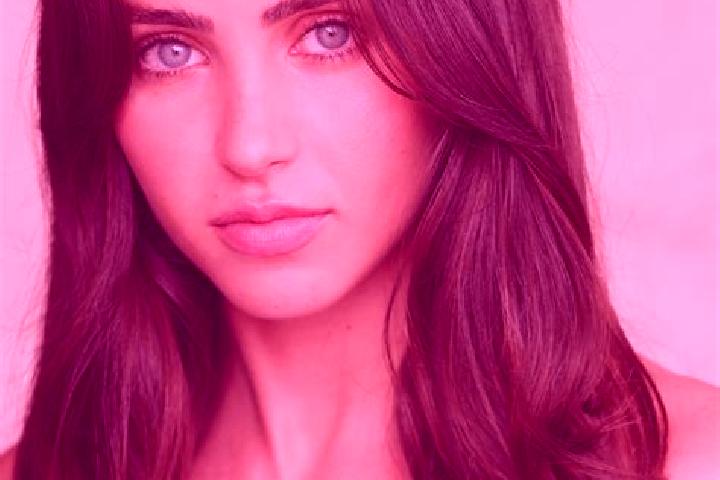 Chloe, 33, a dark blonde hazel-eyed caribbean companion based in Hulsede. Offering Prostate Massage, BDSM, Girlfriend Experience, Couples, Party Girl. Availa...