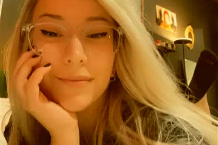 Chloe, 33, a platinum blonde amber-eyed asian companion based in Santa Maria de Jetiba. Offering 69, Massage, Striptease. Available for incall and outcall, d...