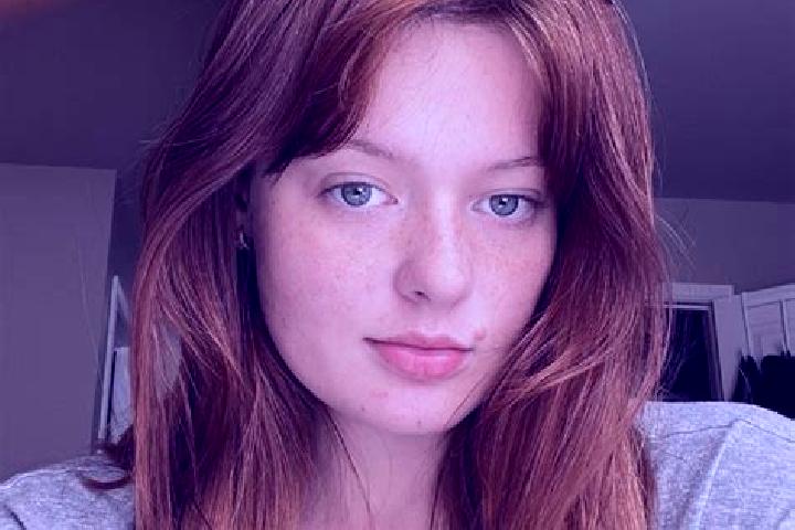 Chloe, 33, a red grey-eyed caucasian companion based in Klobli. Offering 69, CIM, GFE. Available for incall and outcall, overnight bookings available.