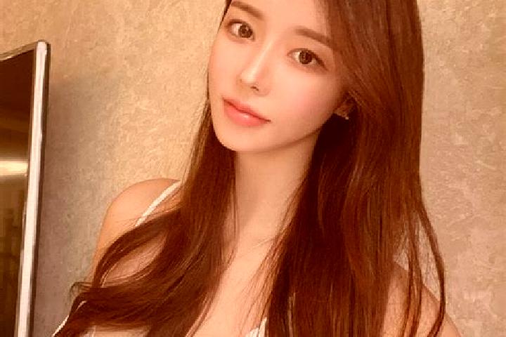 Chloe, 33 — Escort in Buzhake, China