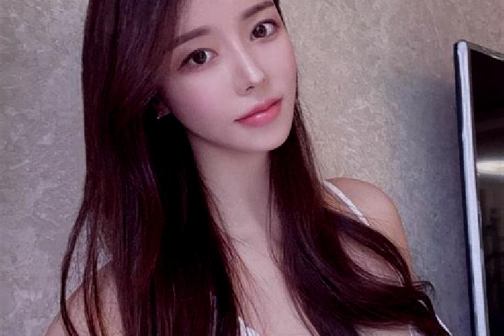 Chloe, 33 — Escort in Cengjiawan, China