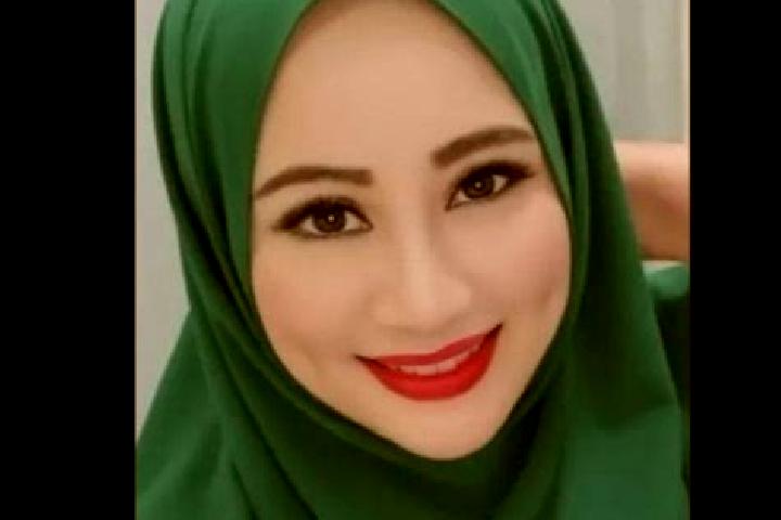 Chloe, 33 — Escort in Debak, Malaysia