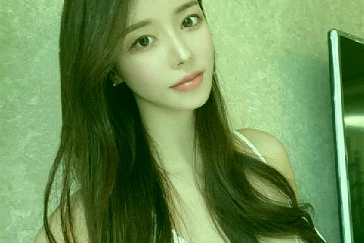 Chloe, 33 — Escort in Feikeng, China