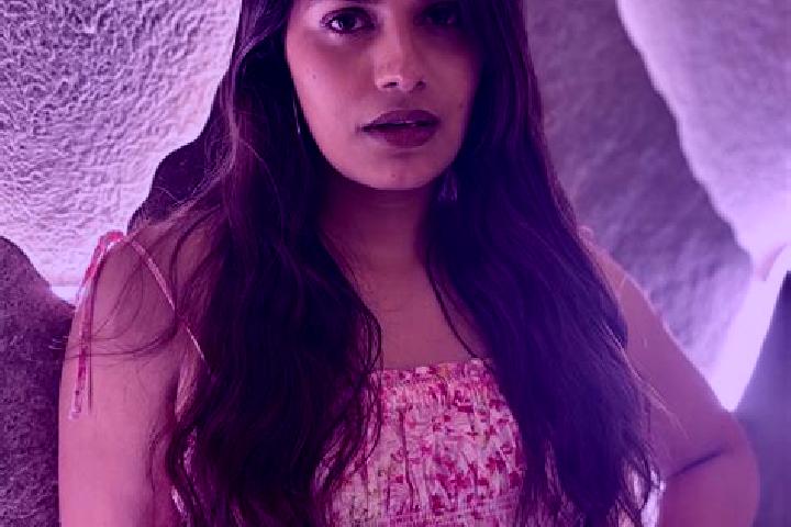 Chloe, 33 — Escort in Isse, France