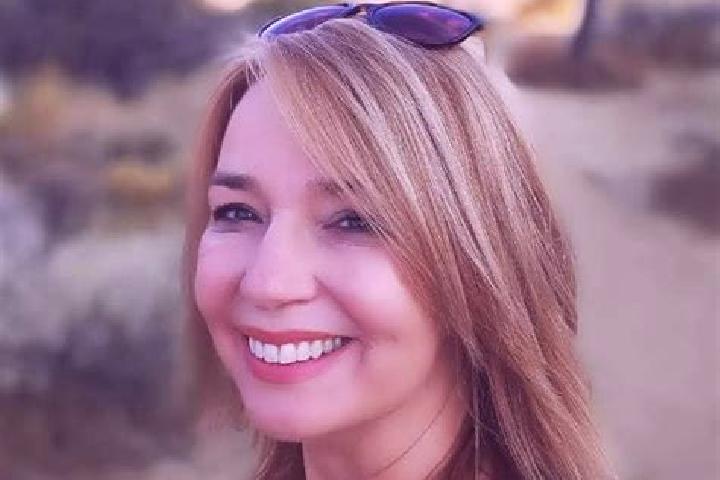 Chloe, 33 — Escort in Miracle Valley, United States