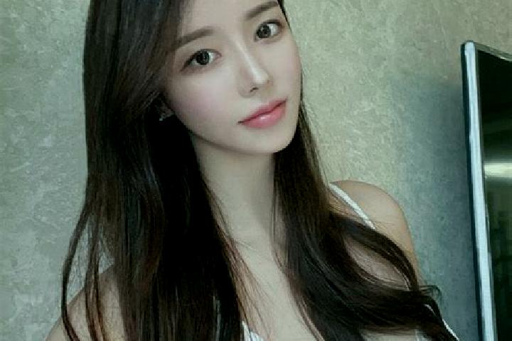 Chloe, 33 — Escort in Shazipo, China