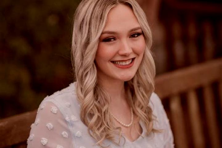 Chloe, 33 — Escort in Talmo, United States