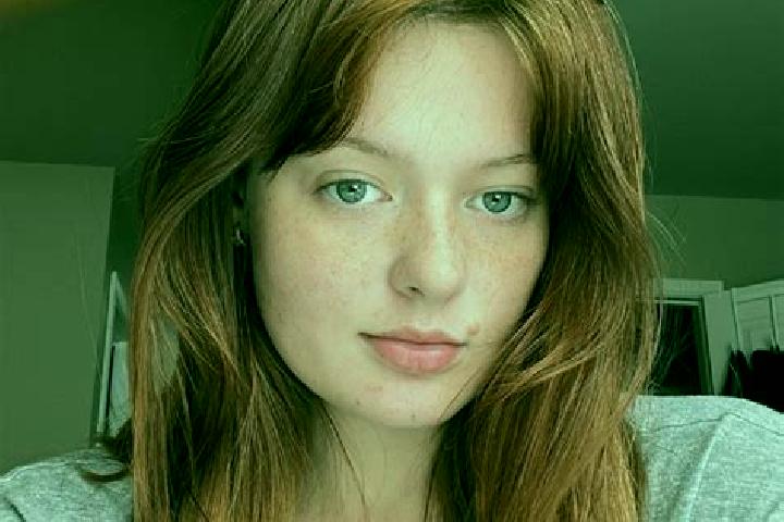 Chloe, 34, a auburn amber-eyed mixed companion based in Trezzo sull Adda. Offering OWO, Dinner Date, Erotic Massage, Roleplay. Available for incall and outca...