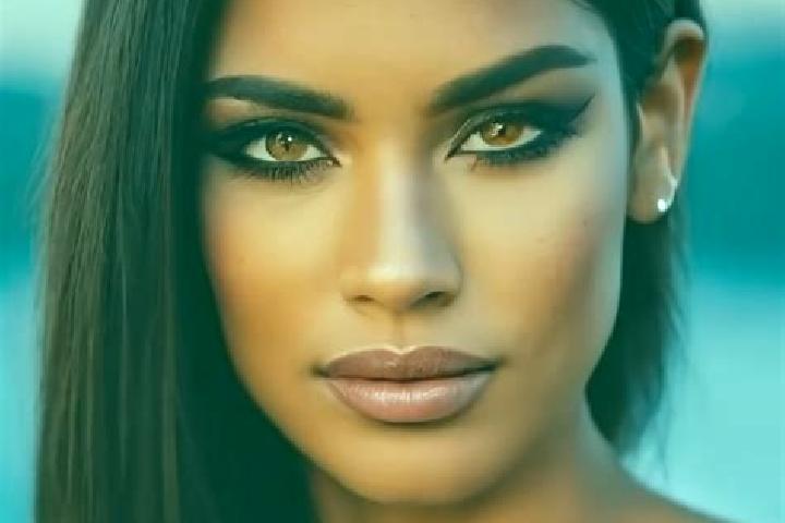 Chloe, 34, a black dark-eyed latina companion based in Lavon. Offering A-Level, Dinner Date, BDSM. Available for incall and outcall, overnight bookings avail...
