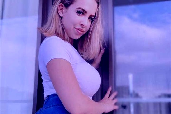 Chloe, 34, a blonde amber-eyed european companion based in Colla-Muggiasca. Offering Prostate Massage, Girlfriend Experience, Deep French Kissing, Domination...