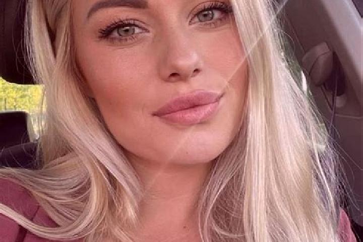 Chloe, 34, a blonde hazel-eyed asian companion based in Trockenborn-Wolfersdorf. Offering Dinner Date, Travel Companion, OWO, Striptease. Available for incal...