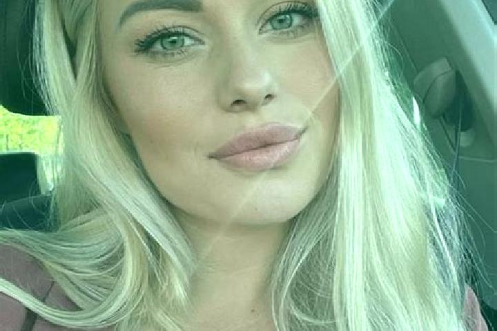 Chloe, 34, a blonde hazel-eyed european companion based in Zequan. Offering Travel Companion, OWO, Dinner Date, Striptease, Girlfriend Experience. Available ...