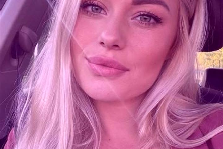 Chloe, 34, a blonde hazel-eyed mixed companion based in Sam Chuk. Offering Tantra, Dinner Date, Striptease. Available for incall and outcall, day and evening...