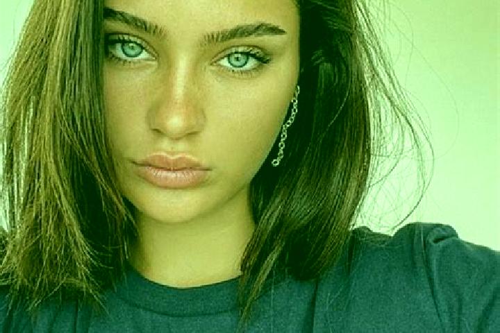 Chloe, 34, a brunette blue-eyed caribbean companion based in Crocefisso. Offering GFE, Travel Companion, Deep French Kissing, Prostate Massage. Available for...