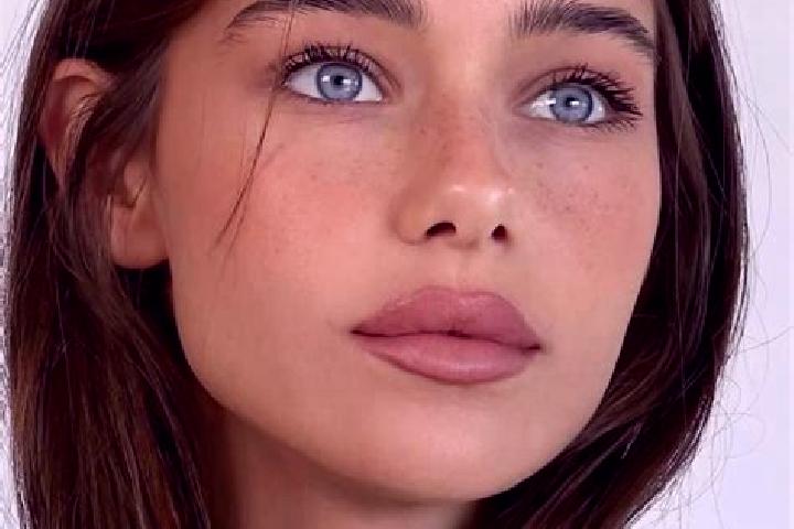 Chloe, 34, a brunette blue-eyed middle eastern companion based in Roncanova. Offering Roleplay, OWO, Tantra, Massage. Available for incall and outcall, day a...