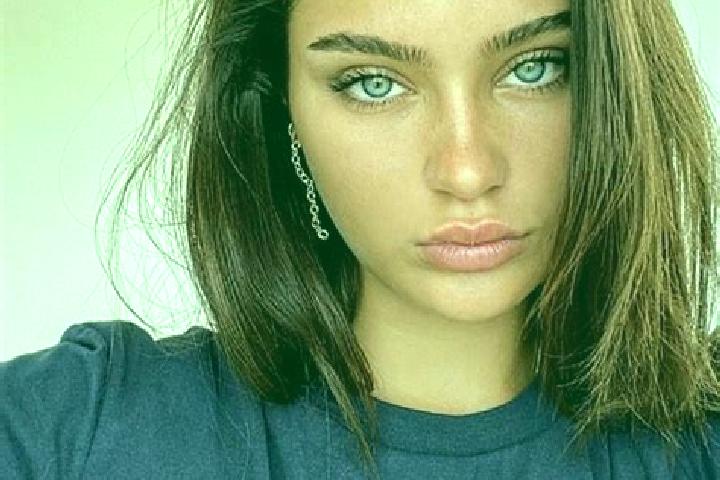 Chloe, 34, a brunette dark-eyed european companion based in Baiqi. Offering A-Level, Erotic Massage, Couples. Available for incall and outcall, overnight boo...