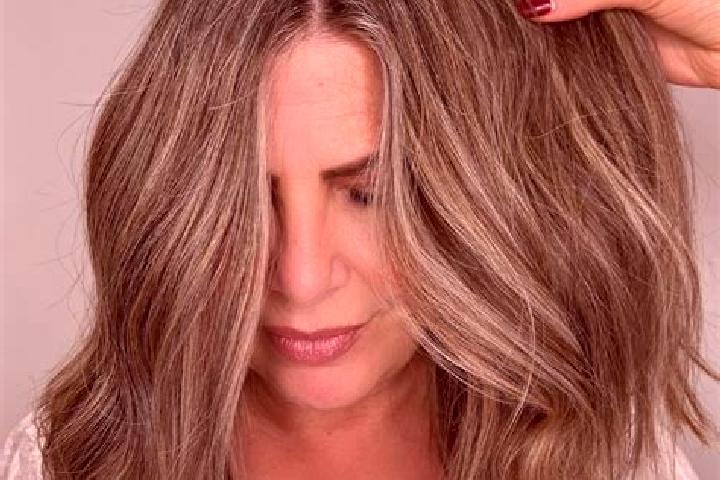 Chloe, 34, a dark blonde grey-eyed caucasian companion based in Bayview Heights. Offering Girlfriend Experience, Striptease, Overnight, Dinner Date. Availabl...