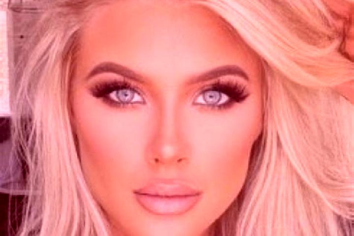 Chloe, 34, a platinum blonde hazel-eyed slavic companion based in Assier. Offering Striptease, Erotic Massage, Prostate Massage, Tantra. Available for incall...