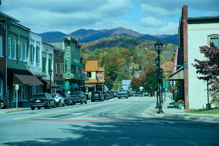 Chloe, 34 — Escort in Bryson City, United States