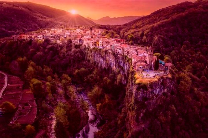Chloe, 34 — Escort in Castellfollit de la Roca, Spain