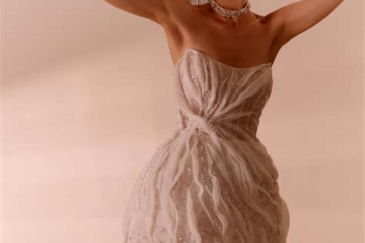 Chloe, 34 — Escort in Chelno-Vershiny, Russia
