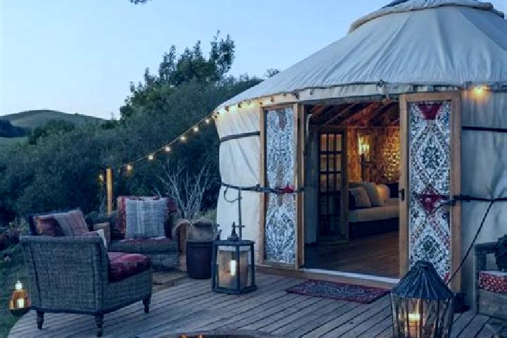 Chloe, 34 — Escort in Duba-Yurt, Russia