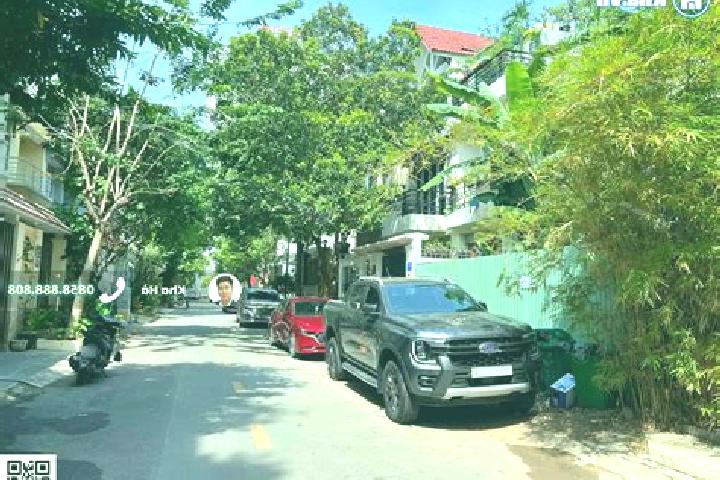 Chloe, 34 — Escort in Khanh Loc, Vietnam