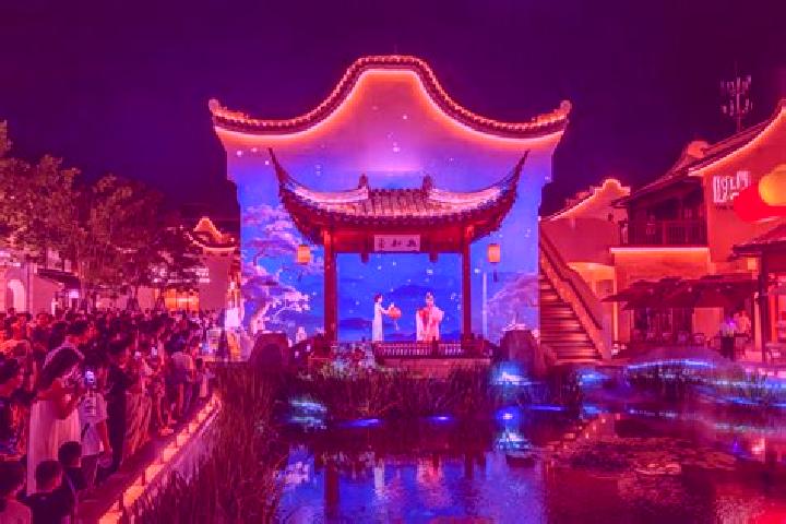 Chloe, 34 — Escort in Liangxi, China