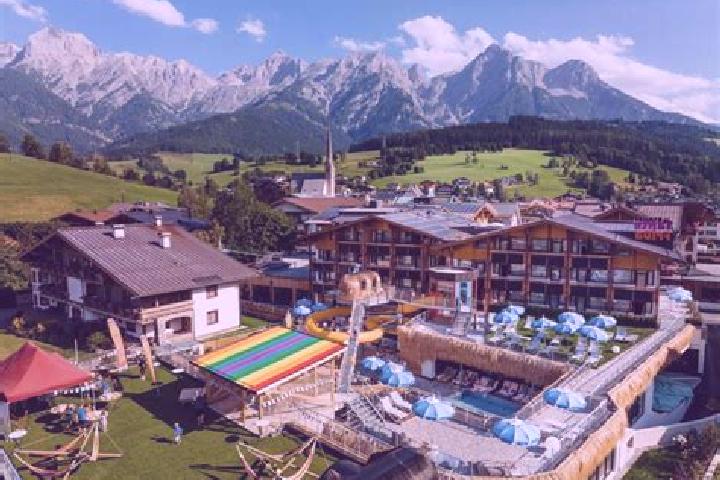 Chloe, 34 — Escort in Maria Alm am Steinernen Meer, Austria