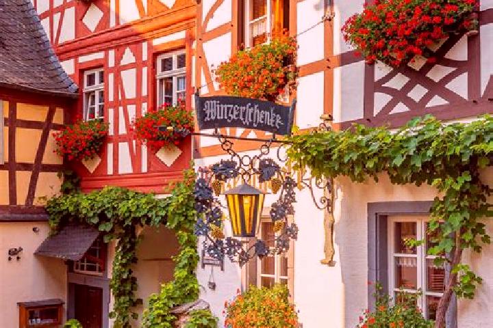 Chloe, 34 — Escort in Munsterhausen, Germany