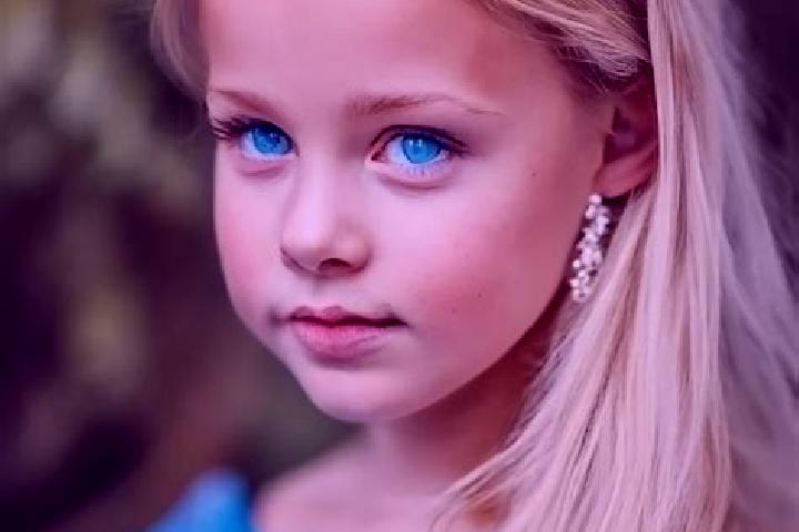 Chloe, 35, a blonde blue-eyed ebony companion based in Mauthen. Offering Tantra, GFE, Dinner Date, Party Girl, Duos. Available for incall and outcall, overni...