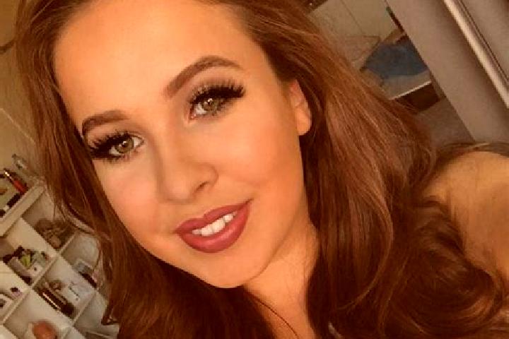 Chloe, 35, a blonde brown-eyed latina companion based in Qotbabad. Offering 69, Domination, Erotic Massage, Prostate Massage, CIM. Available for incall and o...