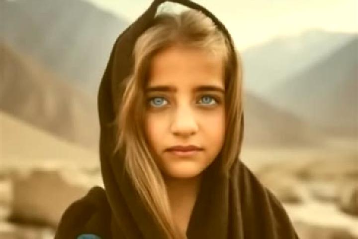 Chloe, 35, a blonde dark-eyed middle eastern companion based in Cohuibampo. Offering Couples, Deep French Kissing, Girlfriend Experience. Available for incal...