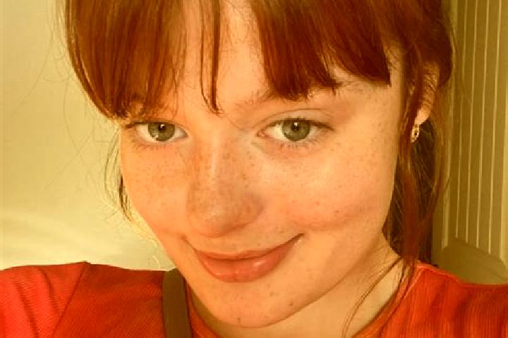 Chloe, 35, a red blue-eyed mixed companion based in Vyborg. Offering Striptease, Fetish, OWO, BDSM. Available for incall and outcall, overnight bookings avai...