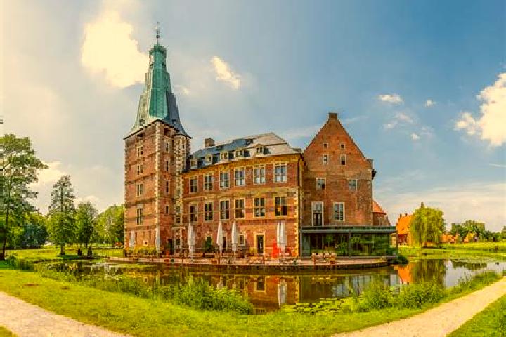 Chloe, 35 — Escort in Ahaus, Germany