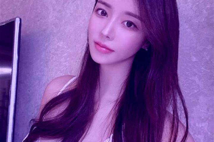 Chloe, 35 — Escort in Dongmaku, China
