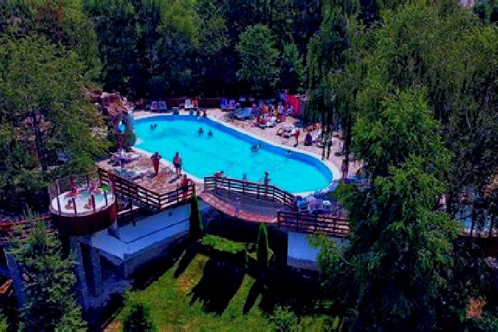 Chloe, 35 — Escort in Sannicolau de Munte, Romania
