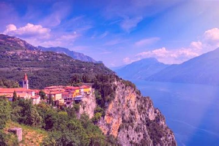 Chloe, 35 — Escort in Toscolano Maderno, Italy
