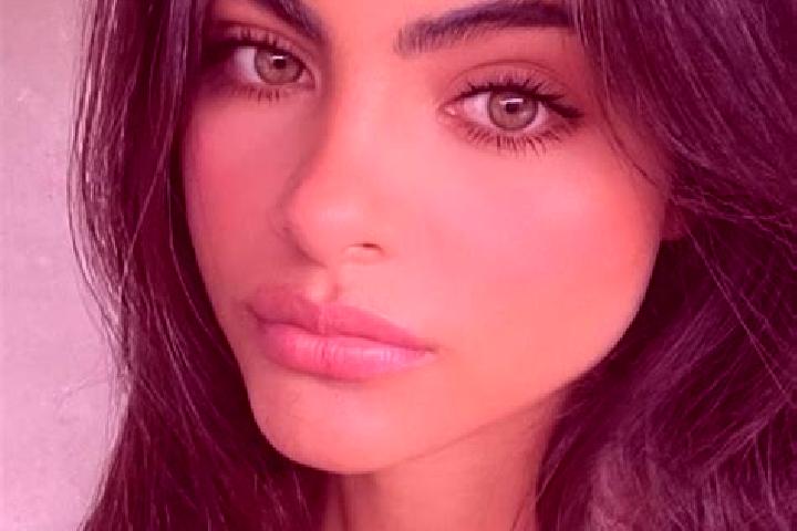 Chloe, 36, a auburn dark-eyed middle eastern companion based in Lumbin. Offering Tantra, CIM, Girlfriend Experience. Available for incall and outcall, day an...