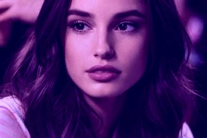 Chloe, 36, a brunette brown-eyed ebony companion based in Hoyos del Espino. Offering Duos, Deep French Kissing, Erotic Massage, Roleplay. Available for incal...